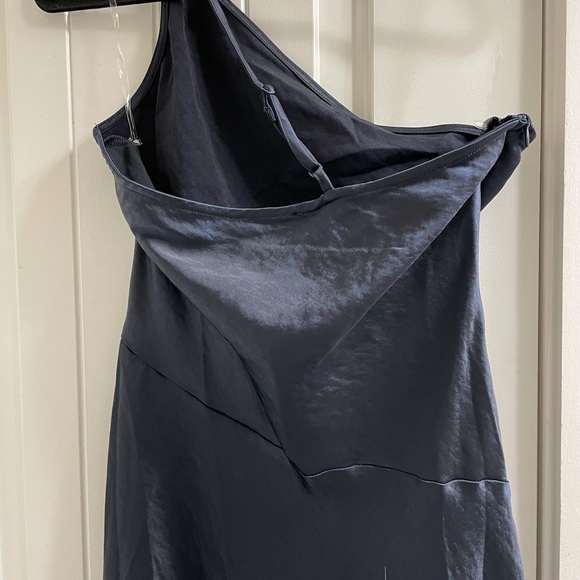NWT one sleeve navy satin dress - Picture 4 of 4